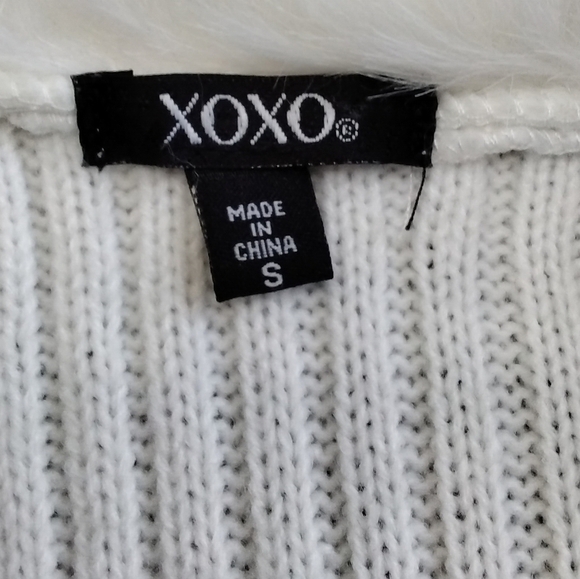 XOXO Cream sweater and Faux Fur Vest - Picture 5 of 6